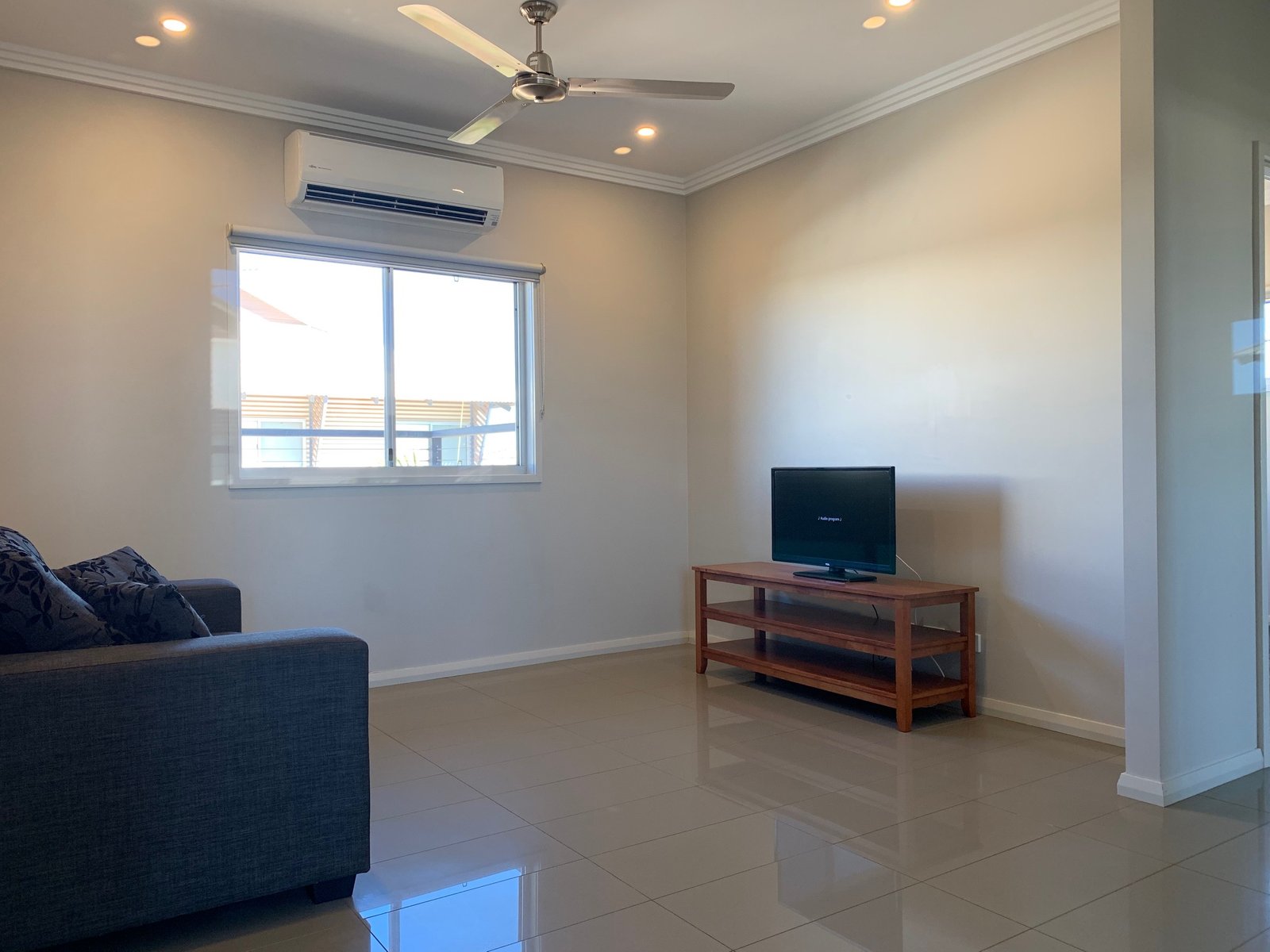 8/4 Shingoro Street BILINGURR 4