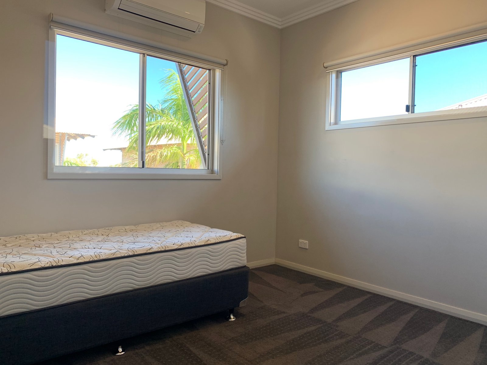 8/4 Shingoro Street BILINGURR 8