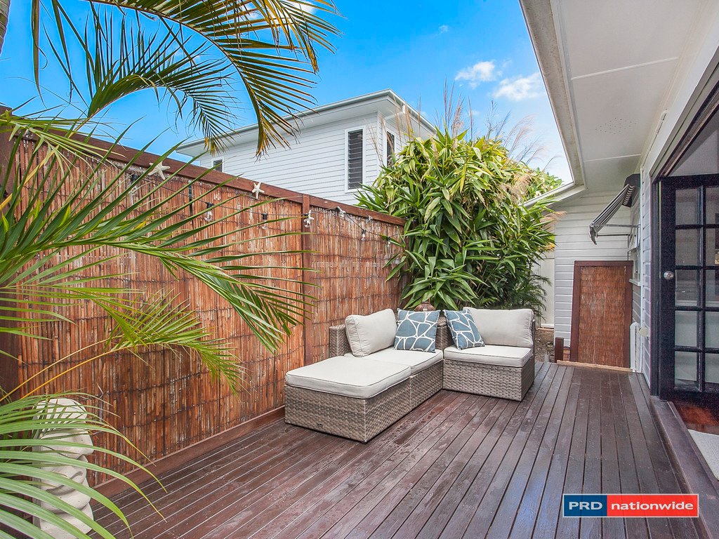 84 THIRD Avenue PALM BEACH 11