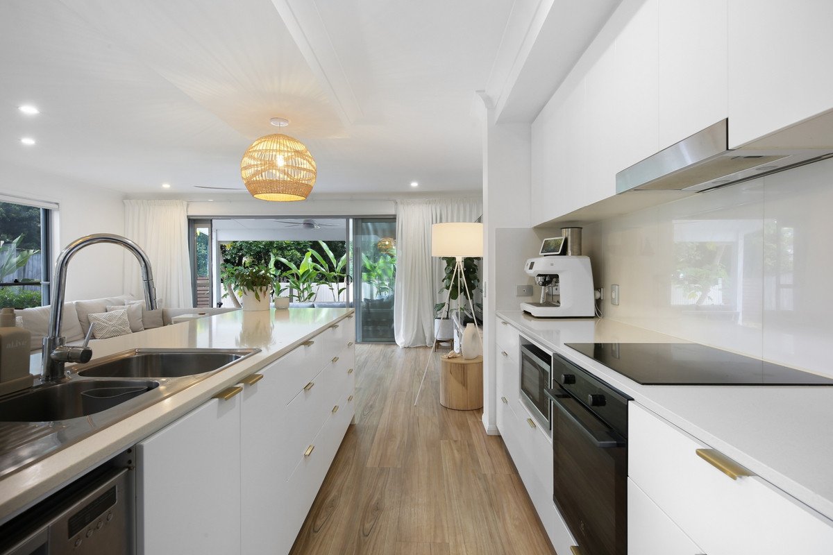 84 Verona Circuit Burleigh Waters 17