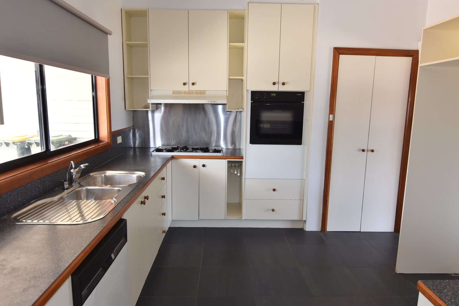 Gallery: 84 Vines Road