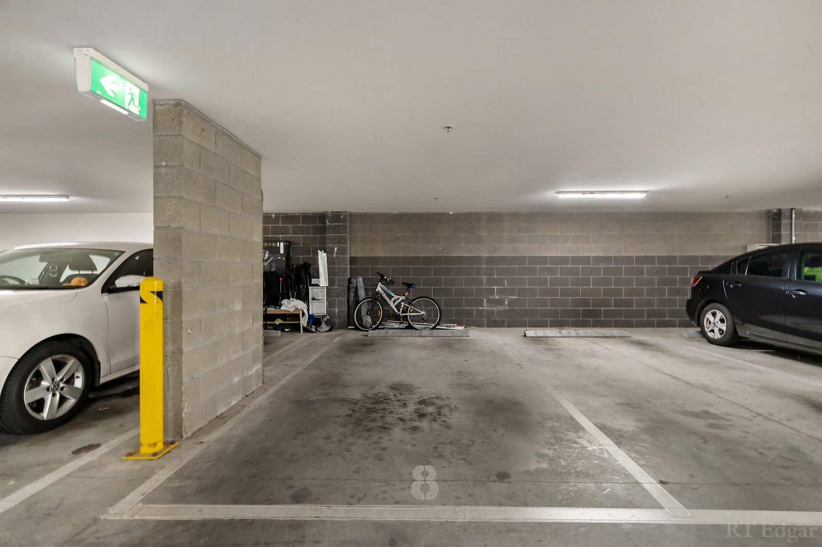 Real Estate and Property in 8/4 Yarra Bing Crescent, Burwood, VIC