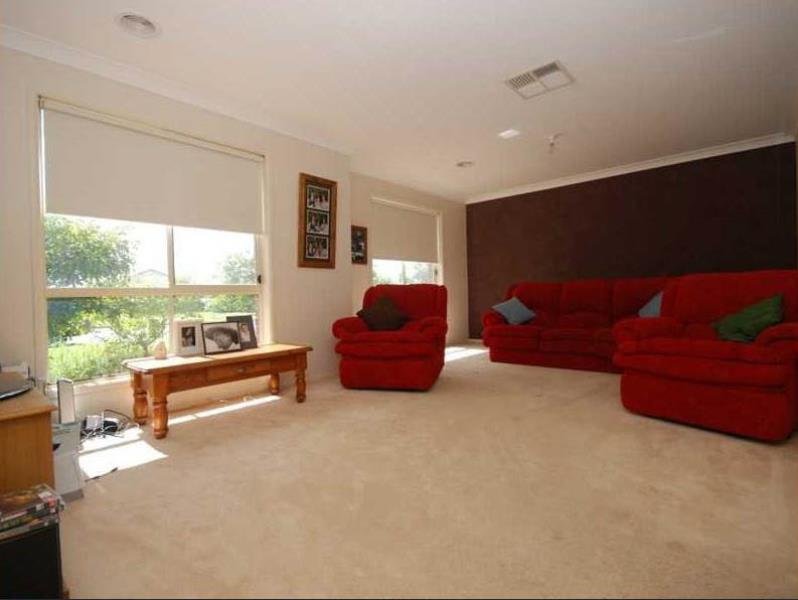 84 Yentoo Drive GLENFIELD PARK 2