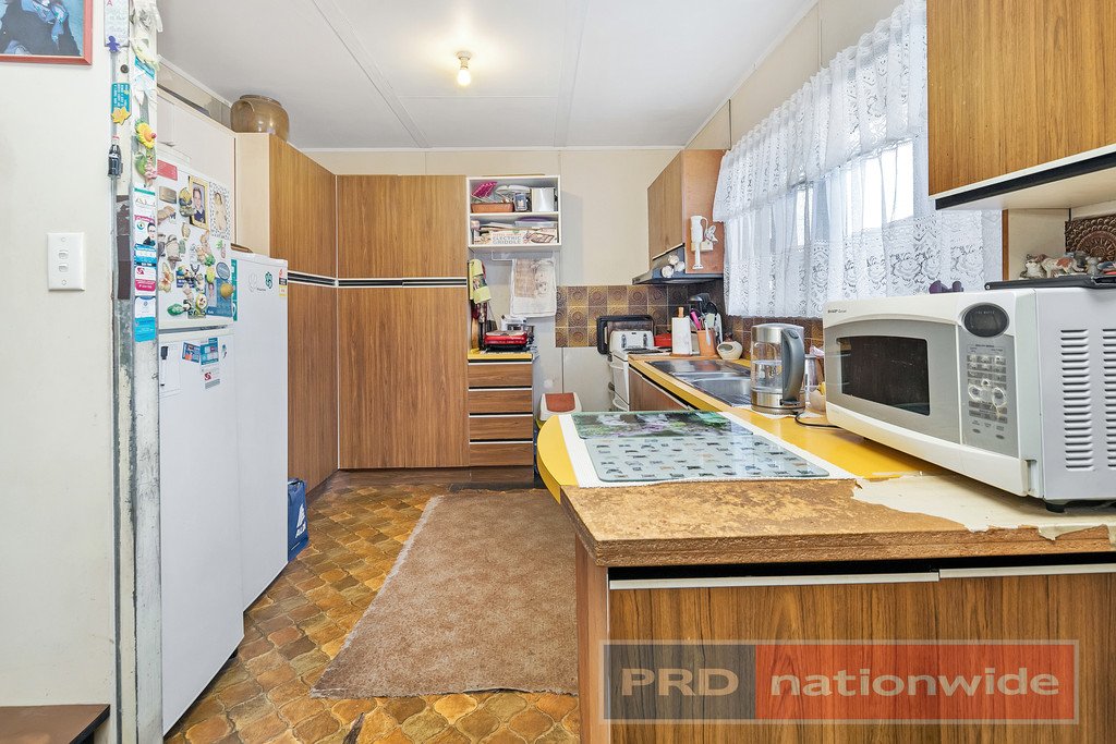 840 Chisholm Street BLACK HILL 3