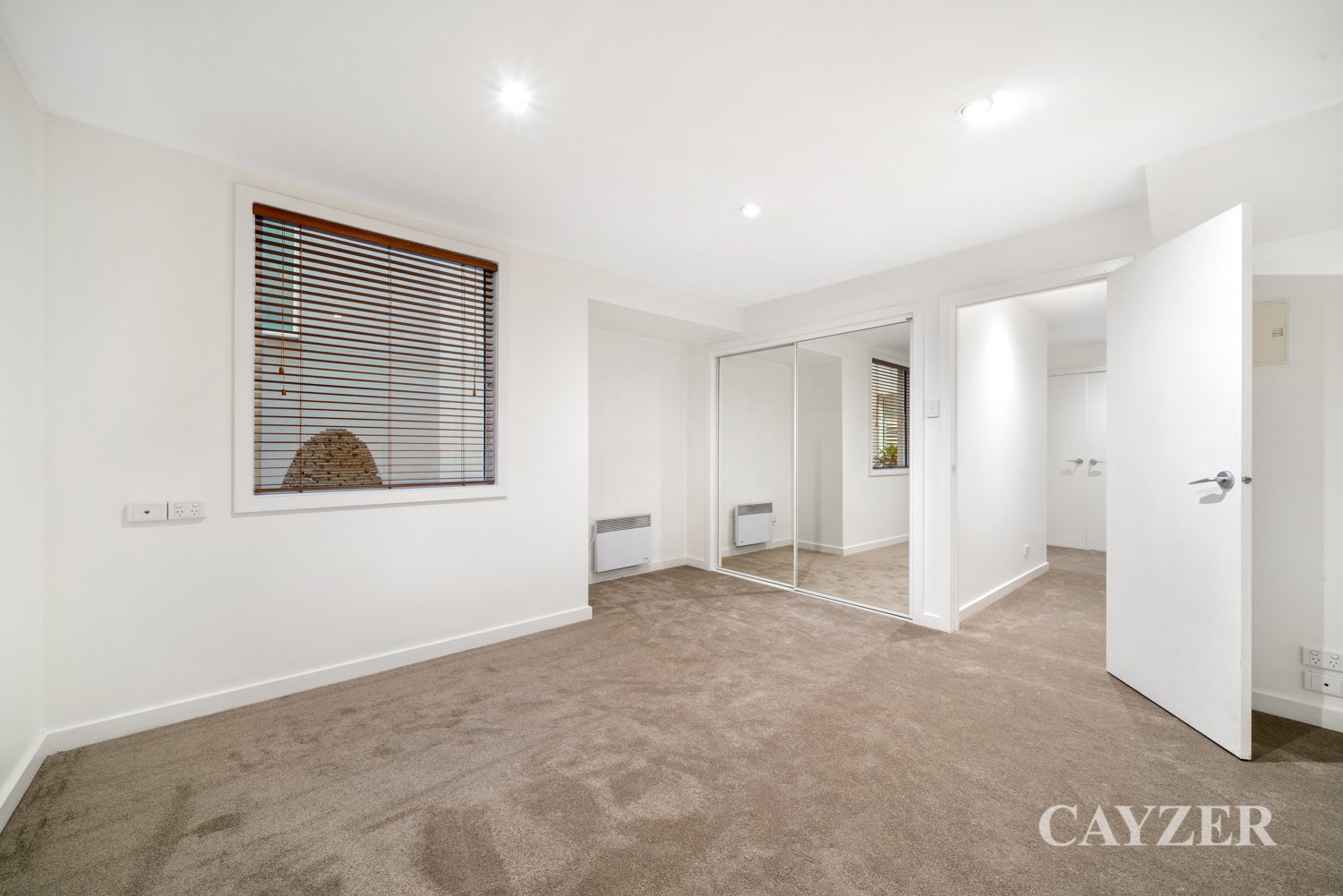 Gallery: 8/410-416 Bay Street