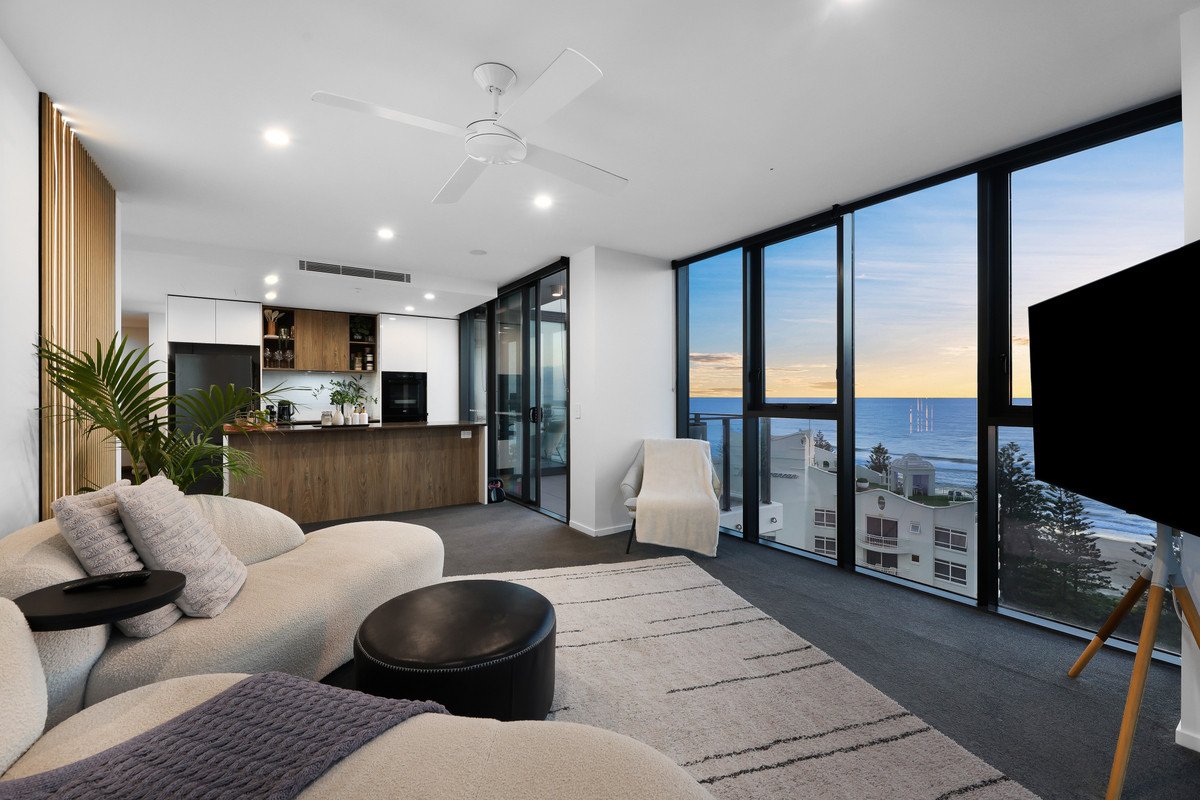 84/1969-1971 Gold Coast Highway Burleigh Heads 8