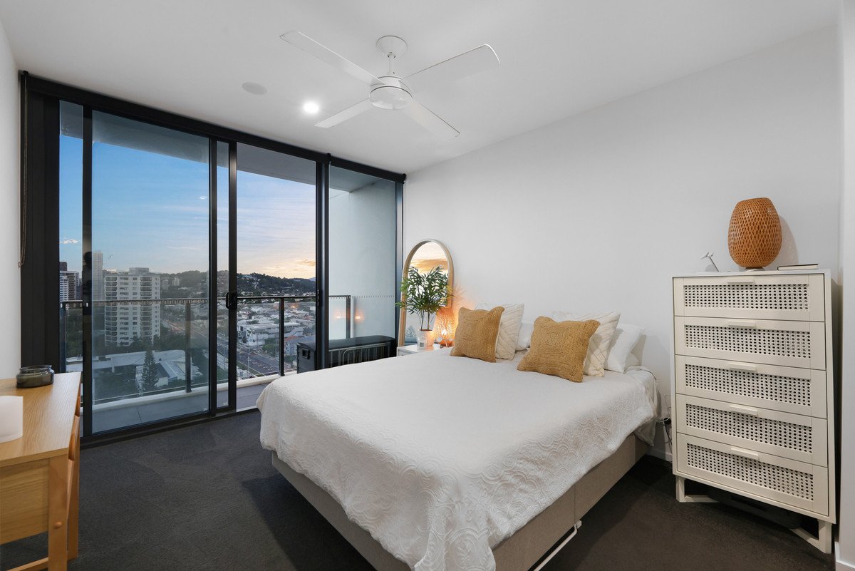 84/1969-1971 Gold Coast Highway Burleigh Heads 12