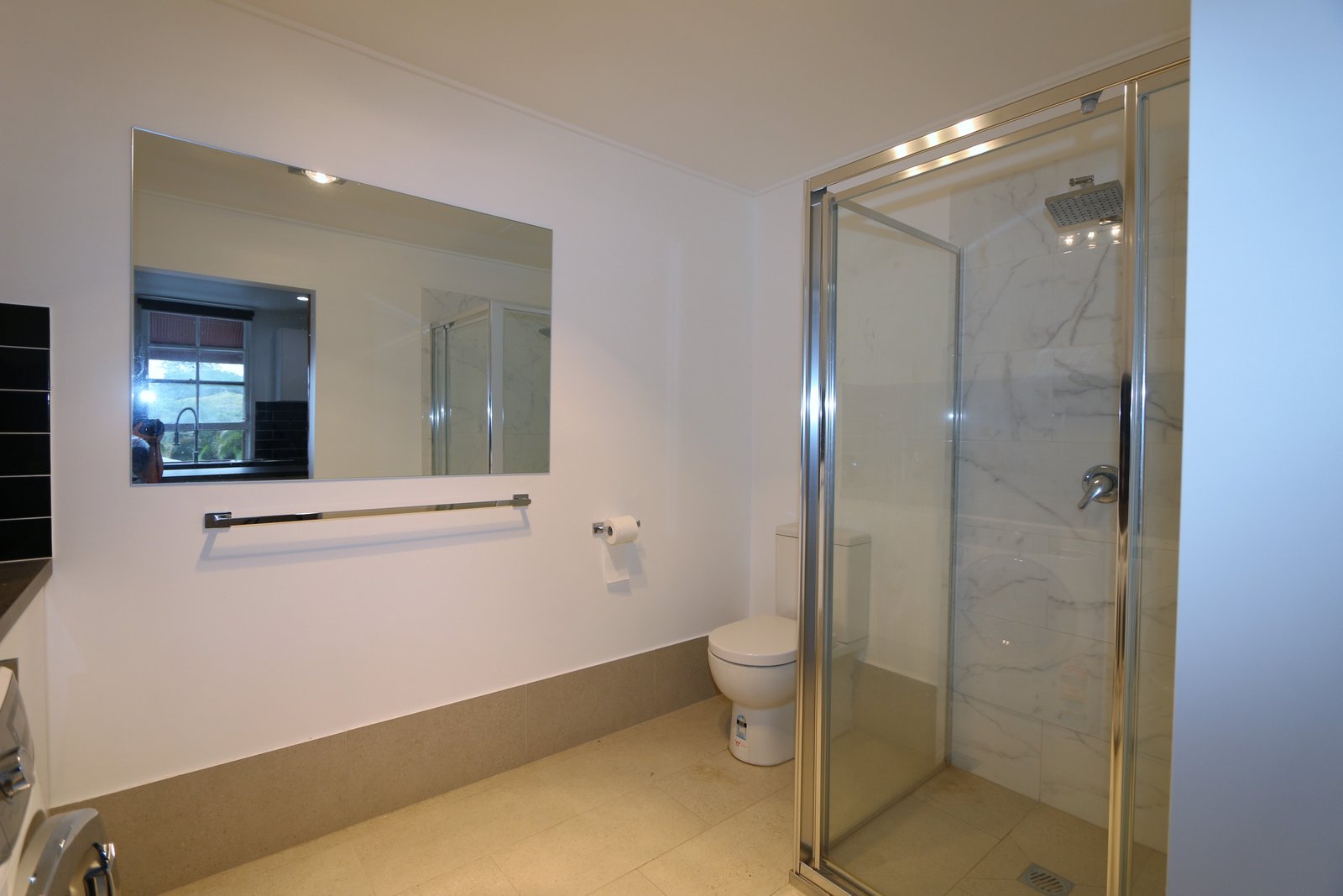 8/46 Stevens Street LABRADOR 6