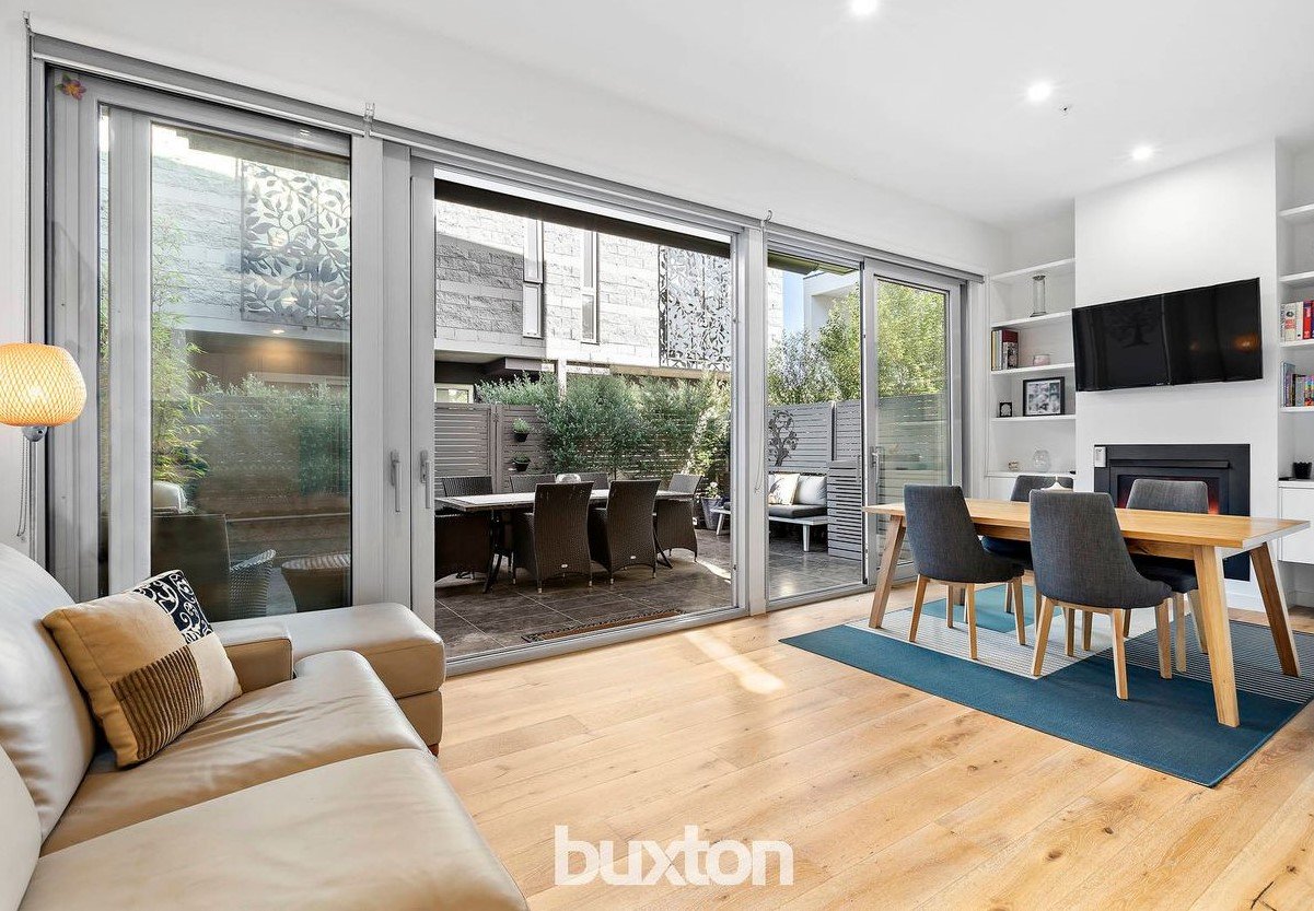 Gallery: 8/472 Beach Road