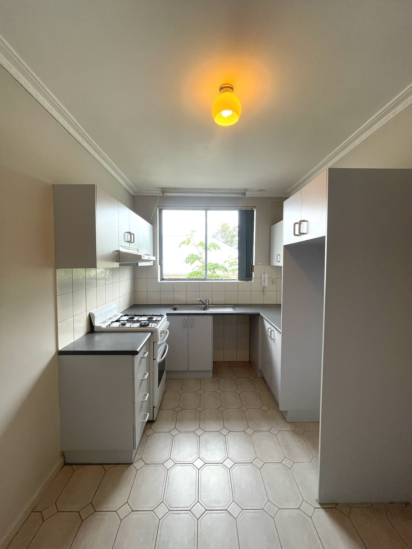 Gallery: 8/49 Hotham Street