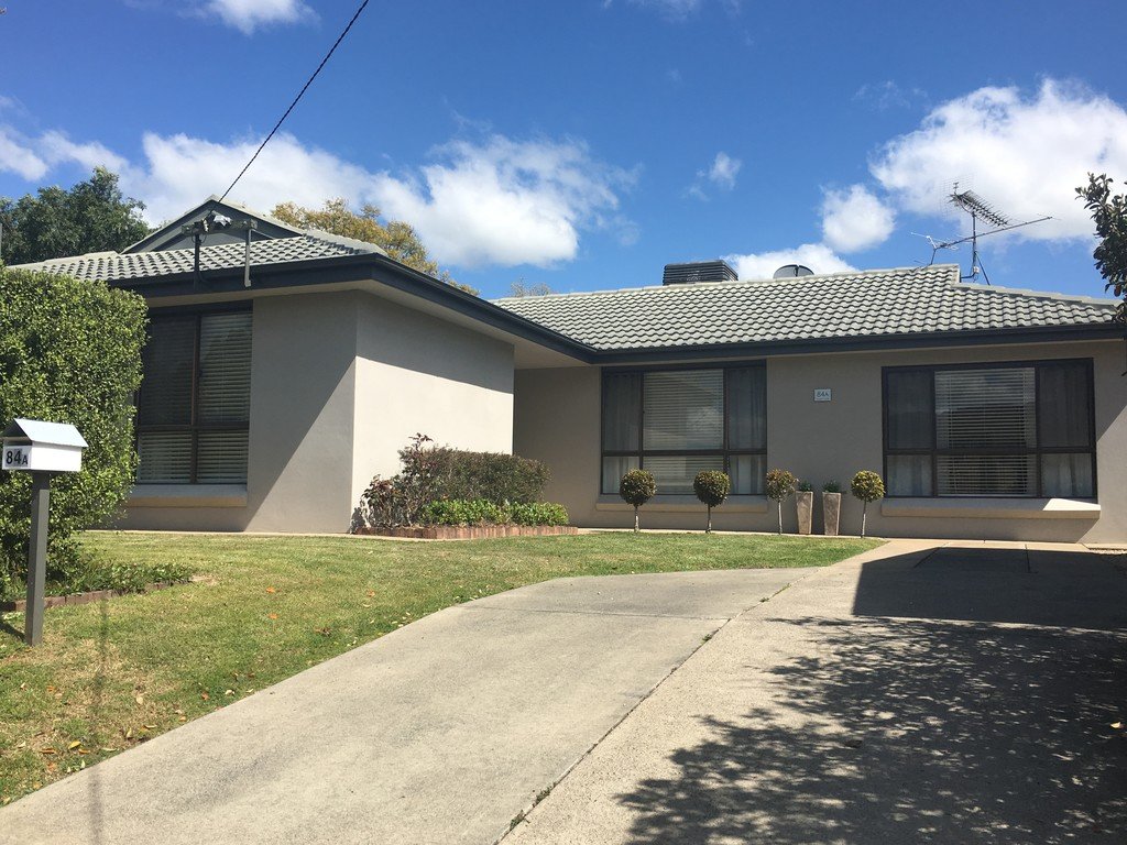 84A Calala Lane TAMWORTH 2
