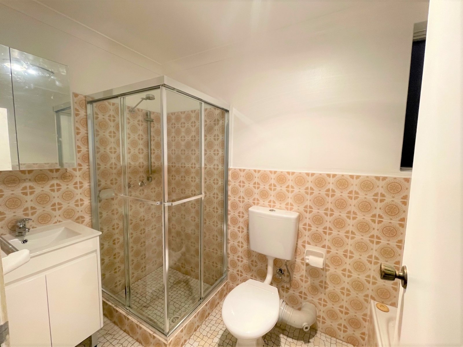 8/5-7 Nielsen Avenue CARLTON 8