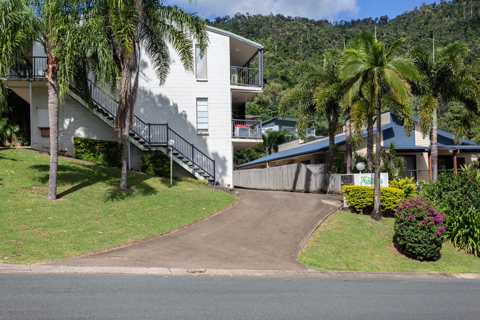 8/5 Border Drive CANNONVALE 2