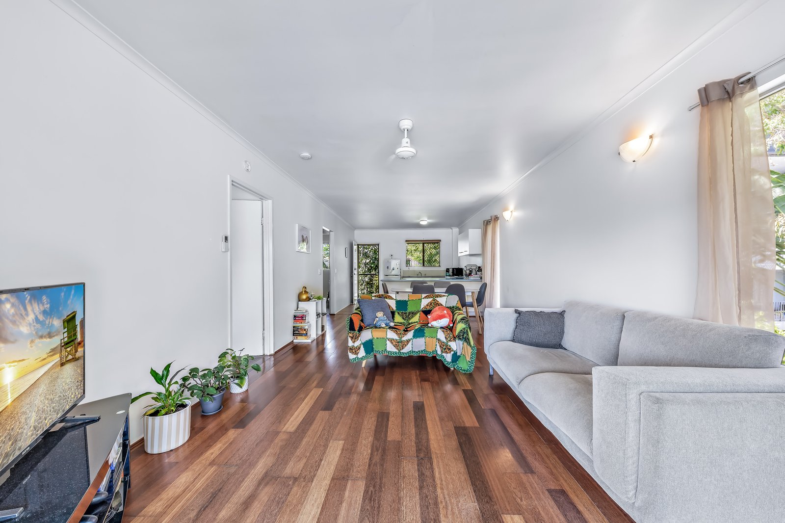 8/5 Border Drive CANNONVALE 2