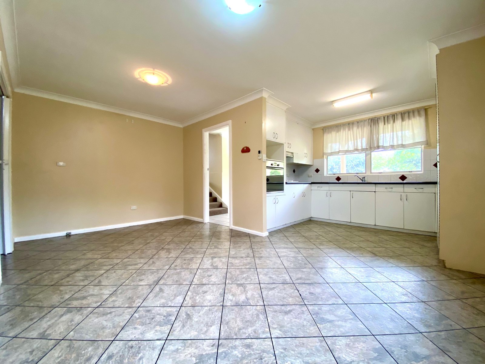 85 Bourke Street TAMWORTH 6