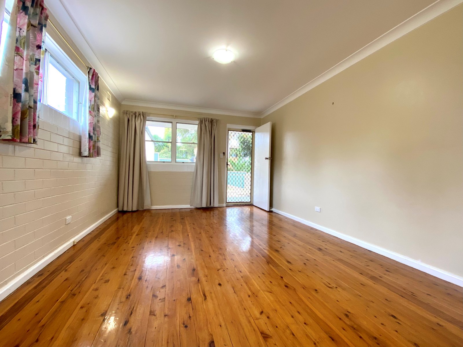 85 Bourke Street TAMWORTH 8