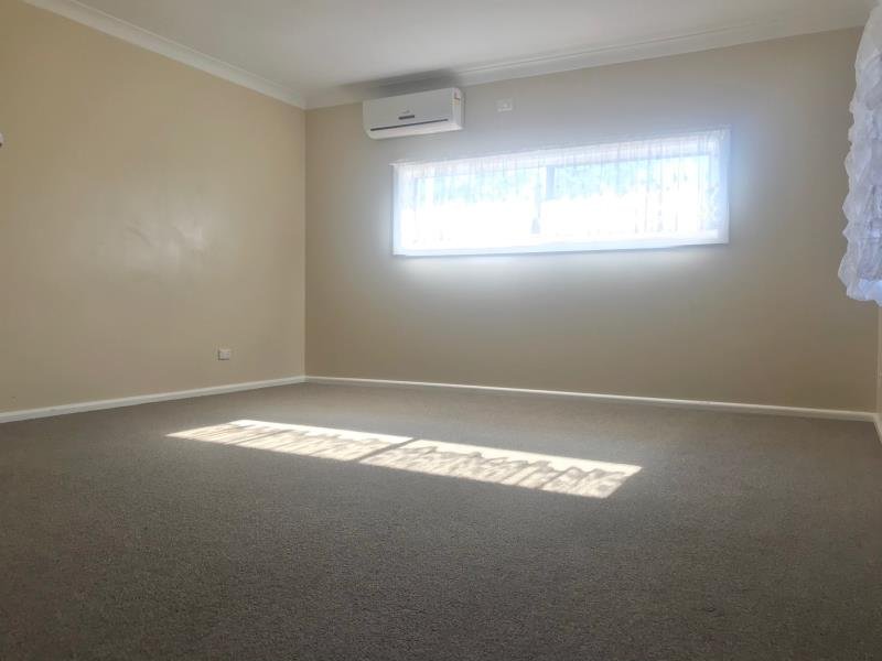 85 Bourke Street TAMWORTH 4