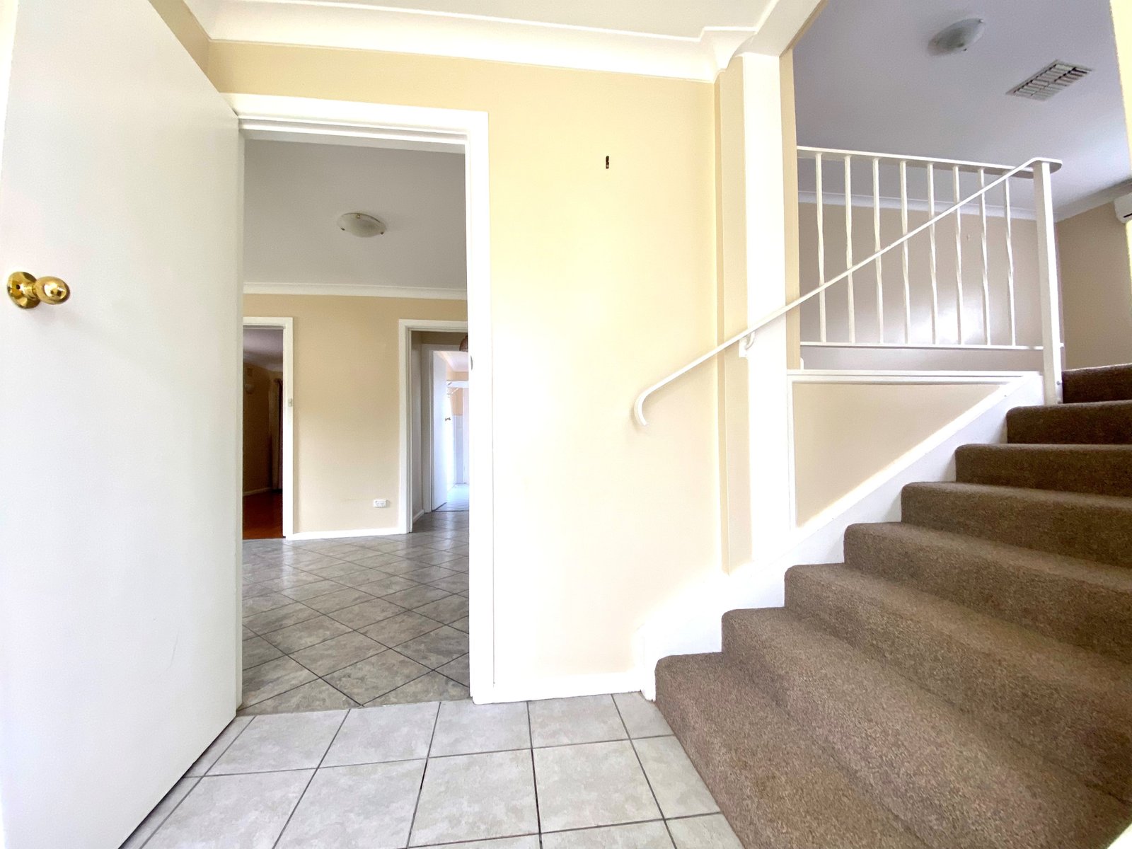 85 Bourke Street TAMWORTH 3