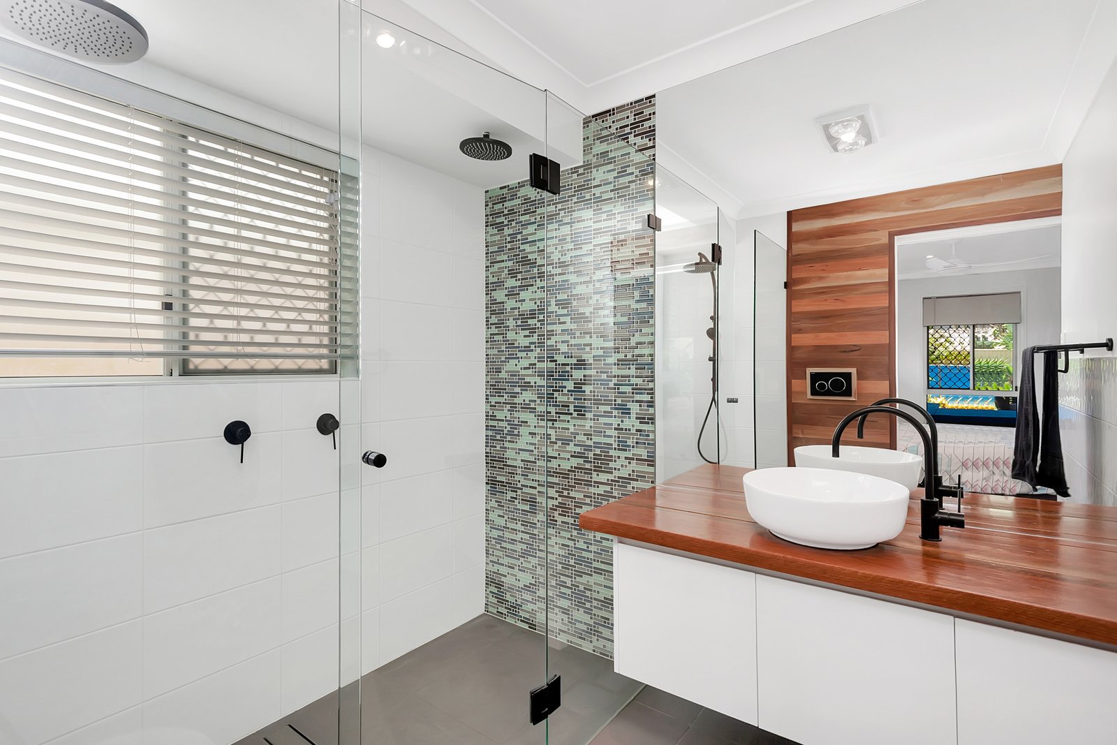 85 Coronet Crescent BURLEIGH WATERS 7