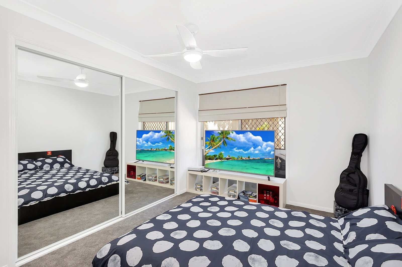 85 Coronet Crescent BURLEIGH WATERS 10