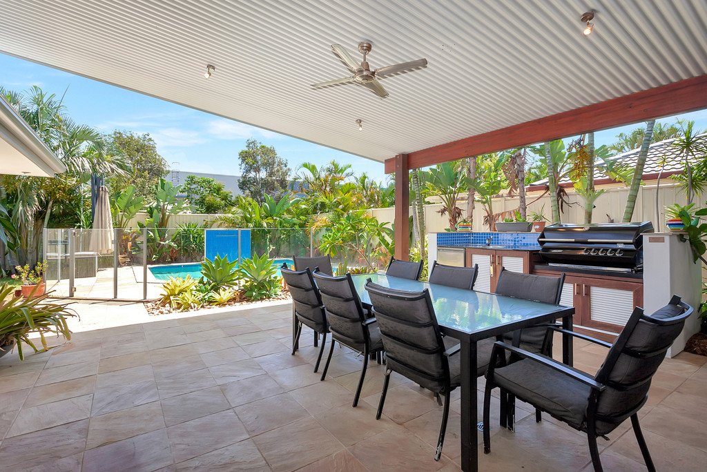 85 Coronet Crescent BURLEIGH WATERS 14