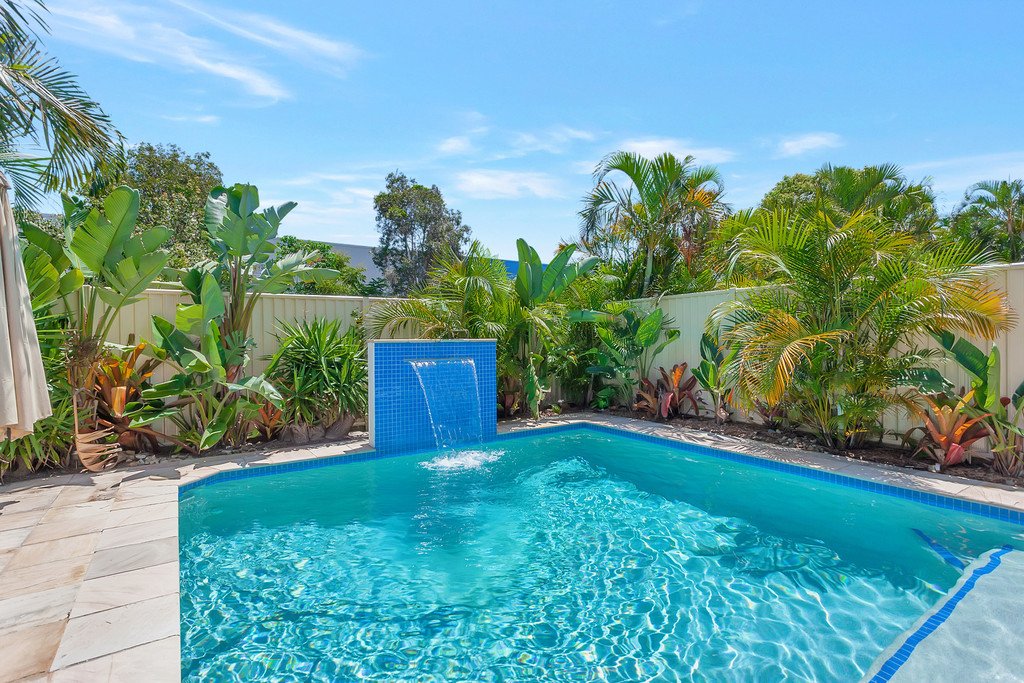 85 Coronet Crescent BURLEIGH WATERS 15