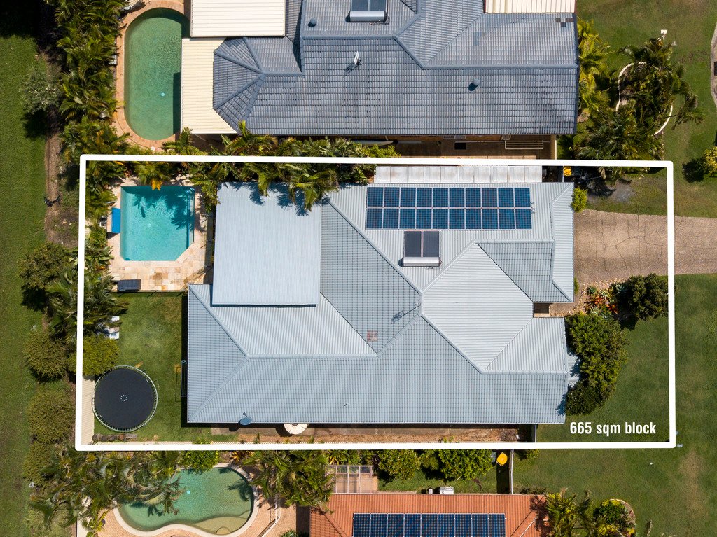 85 Coronet Crescent BURLEIGH WATERS 18