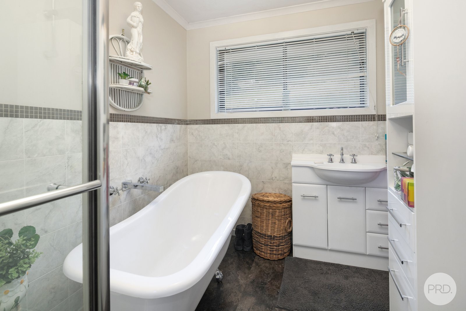 85 Laverys Road MOUNT BOLTON 12