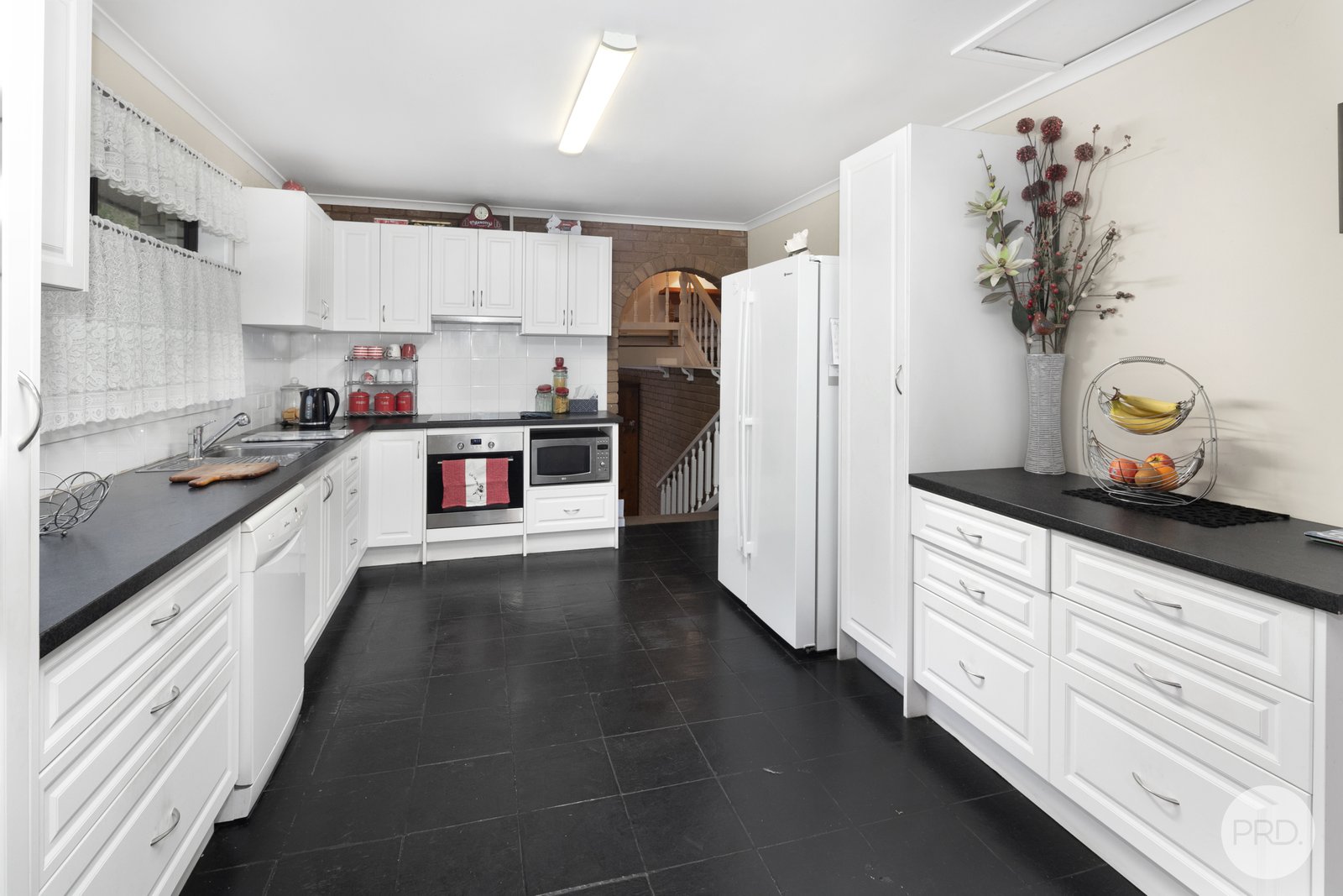 85 Laverys Road MOUNT BOLTON 14