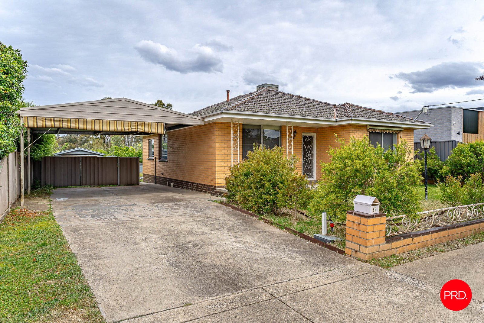 85 MacKenzie St W  GOLDEN SQUARE 2