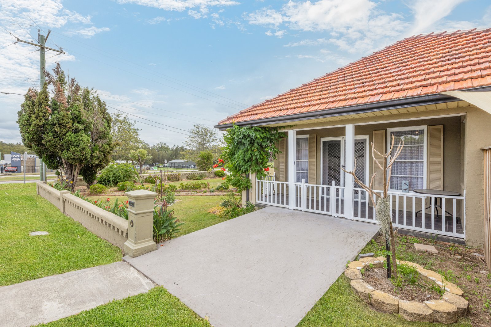 85 New England Hwy  GRETA 14