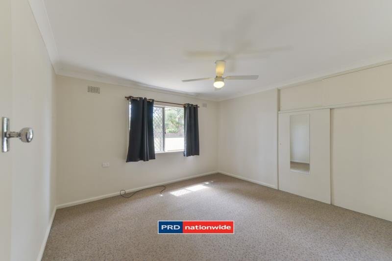 85 Robert Street TAMWORTH 5