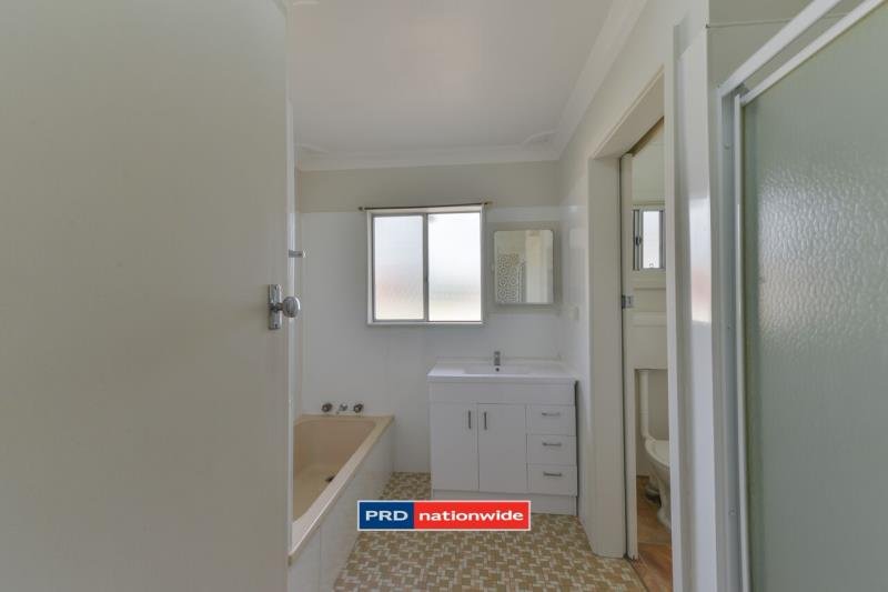 85 Robert Street TAMWORTH 6