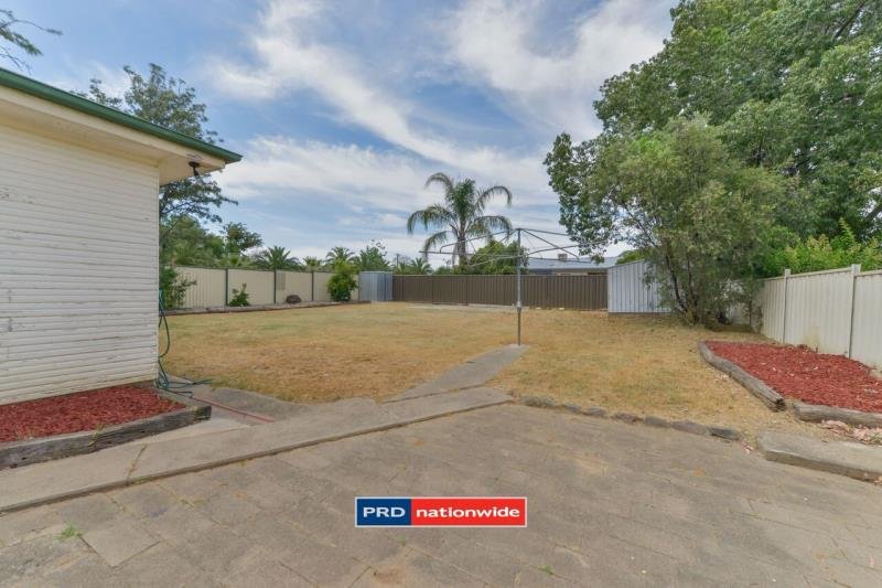 85 Robert Street TAMWORTH 8