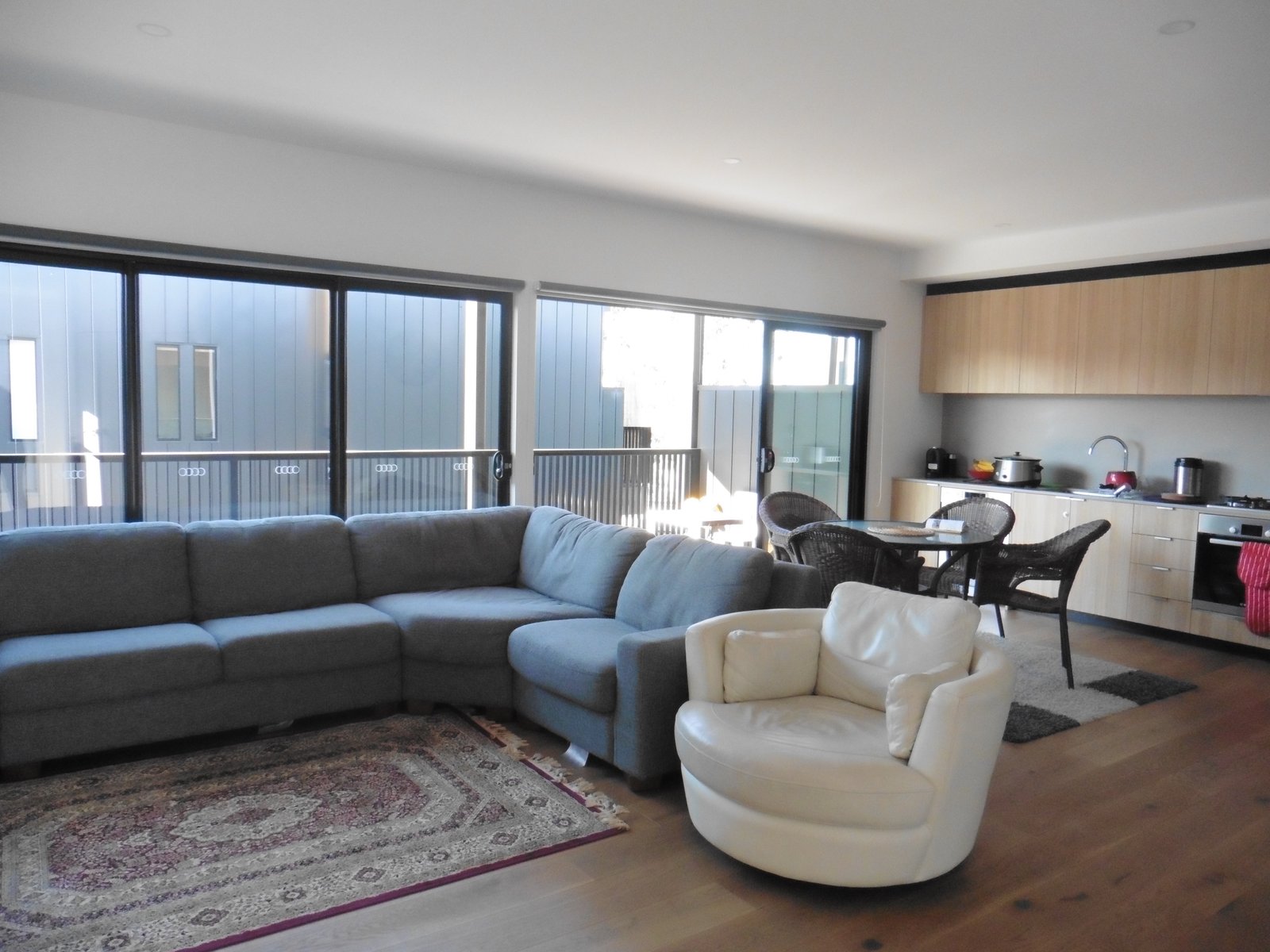 Gallery: 8/5 Salmon Street