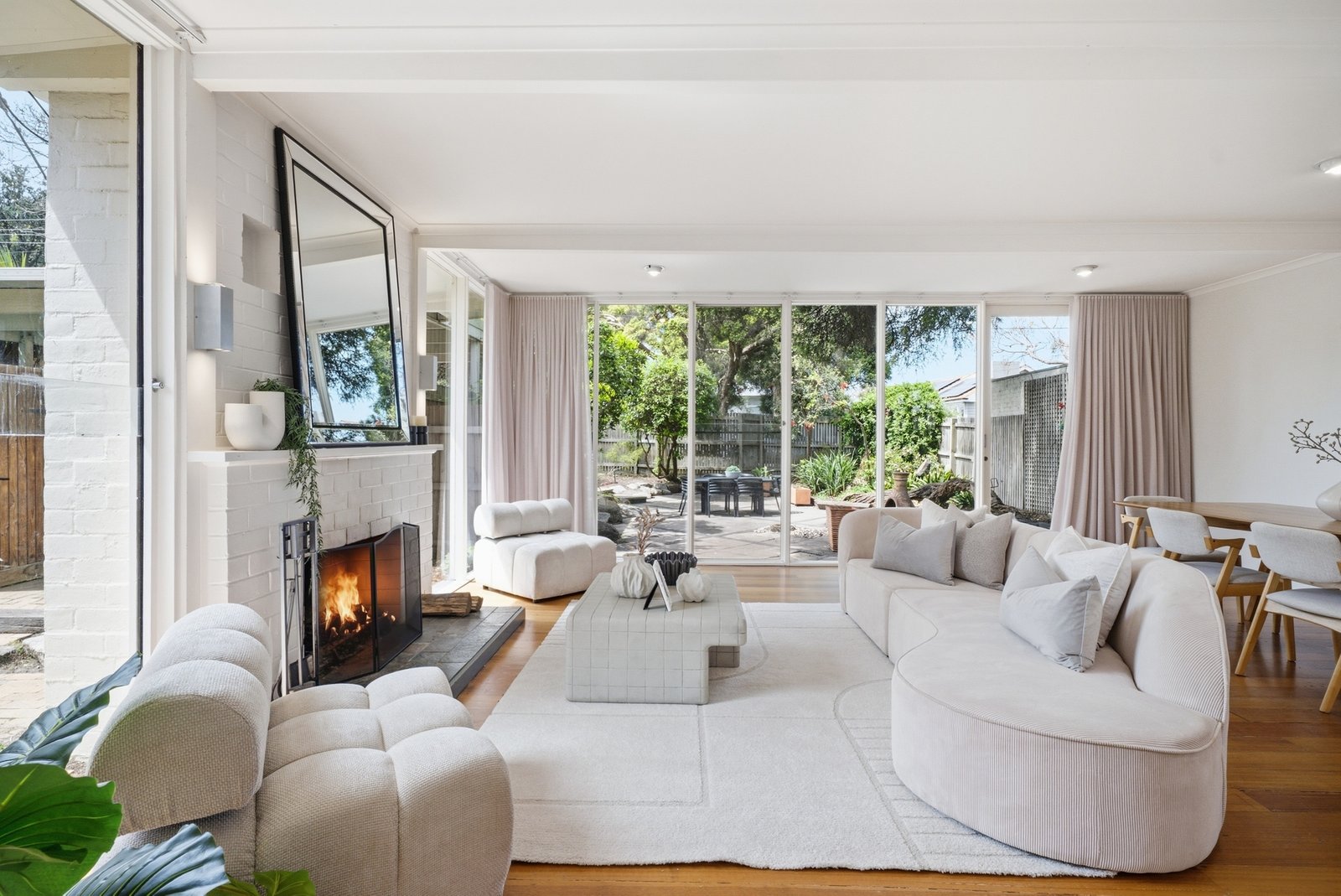 Gallery: 85 Scott Street