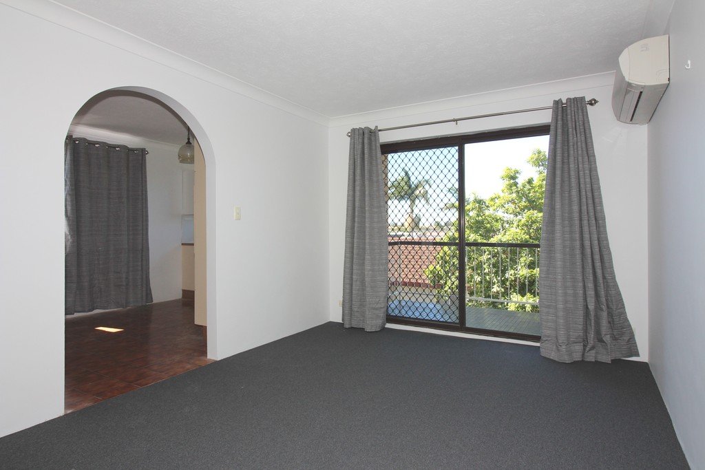 8/50 Henchman Street NUNDAH 4