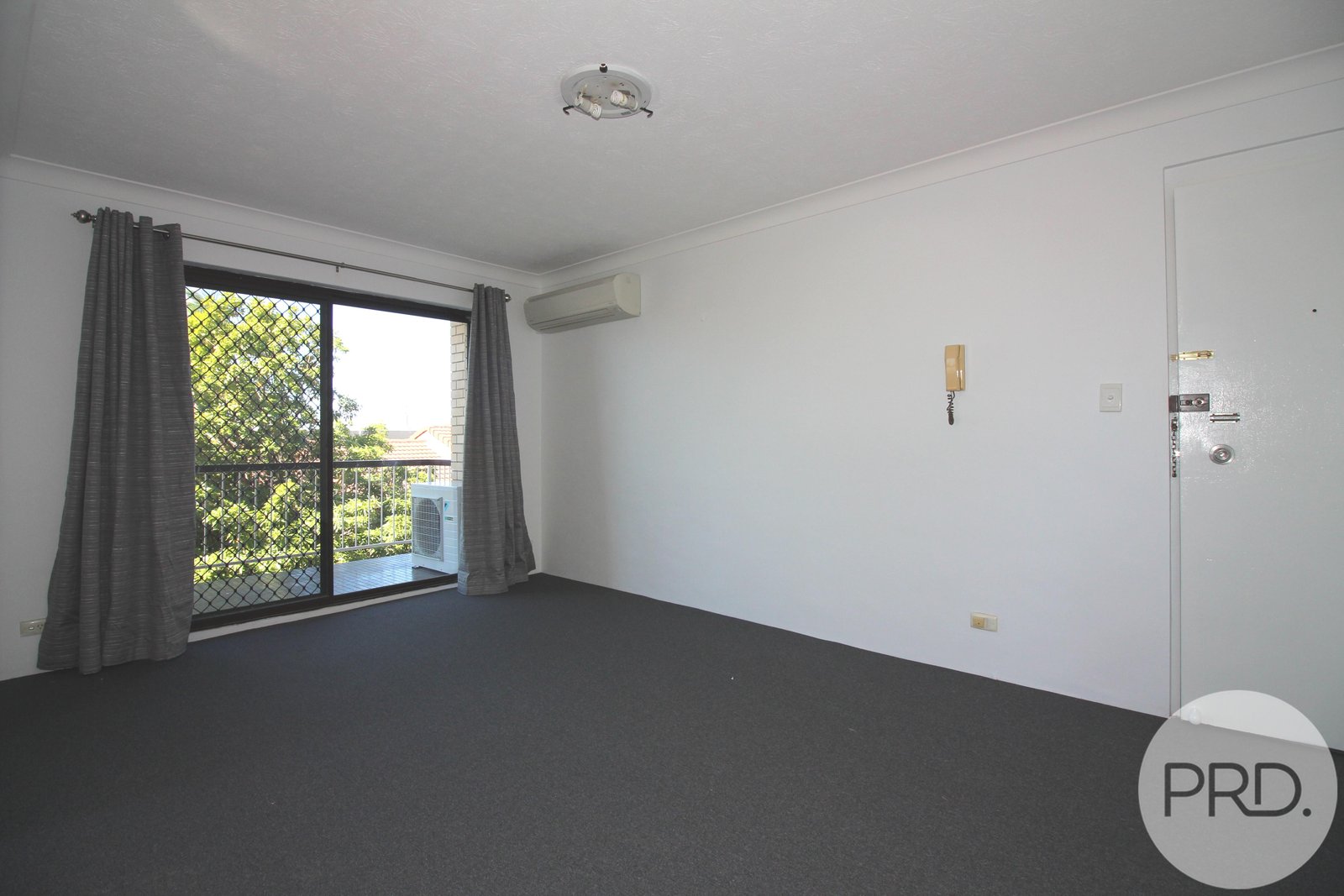8/50 Henchman Street NUNDAH 4