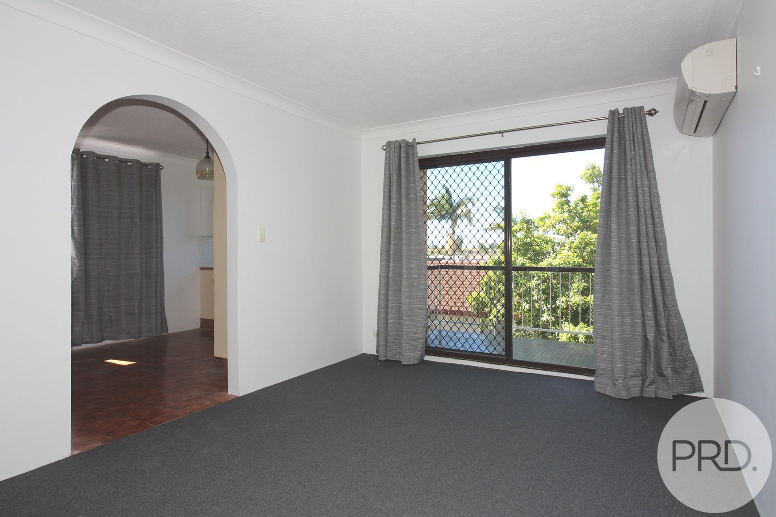 8/50 Henchman Street NUNDAH 5