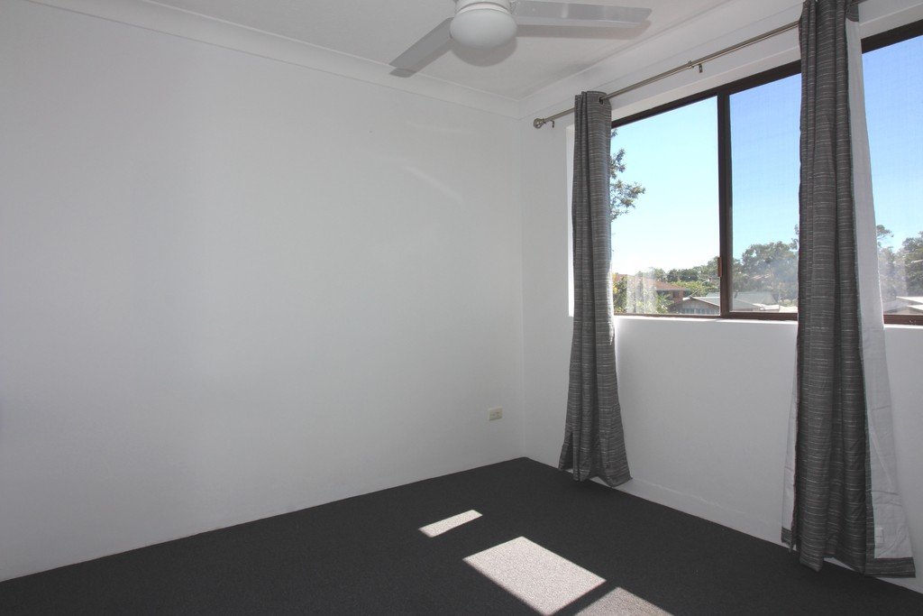 8/50 Henchman Street NUNDAH 5