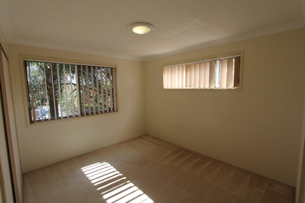 8/52 Whitby Street SOUTHPORT 3