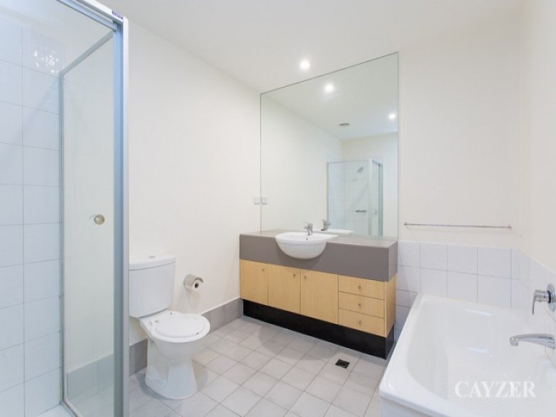 Gallery: 852/1 Esplanade West