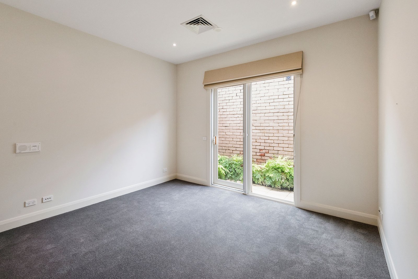 Gallery: 8/53 Bay Road