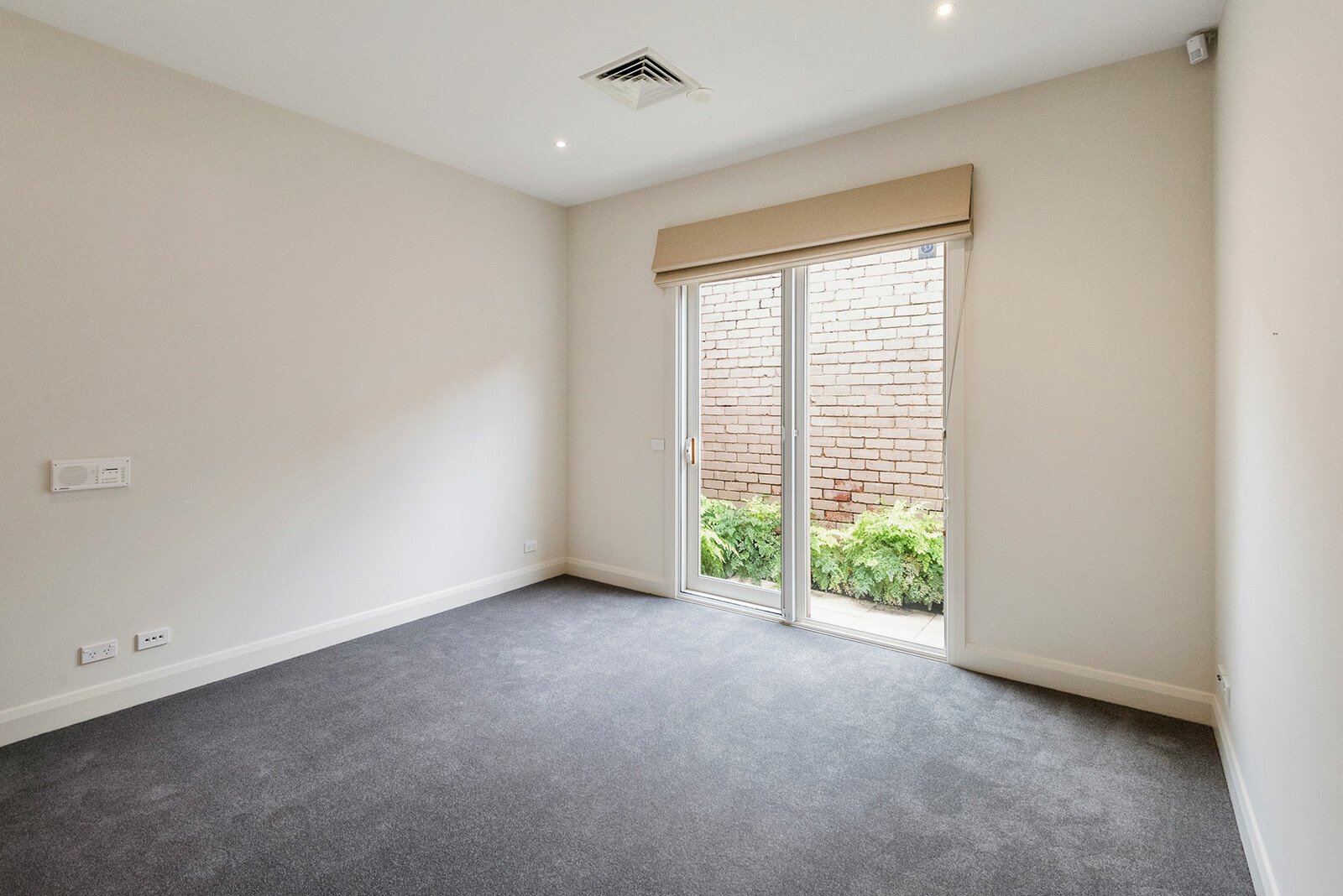 Gallery: 8/53 Bay Road