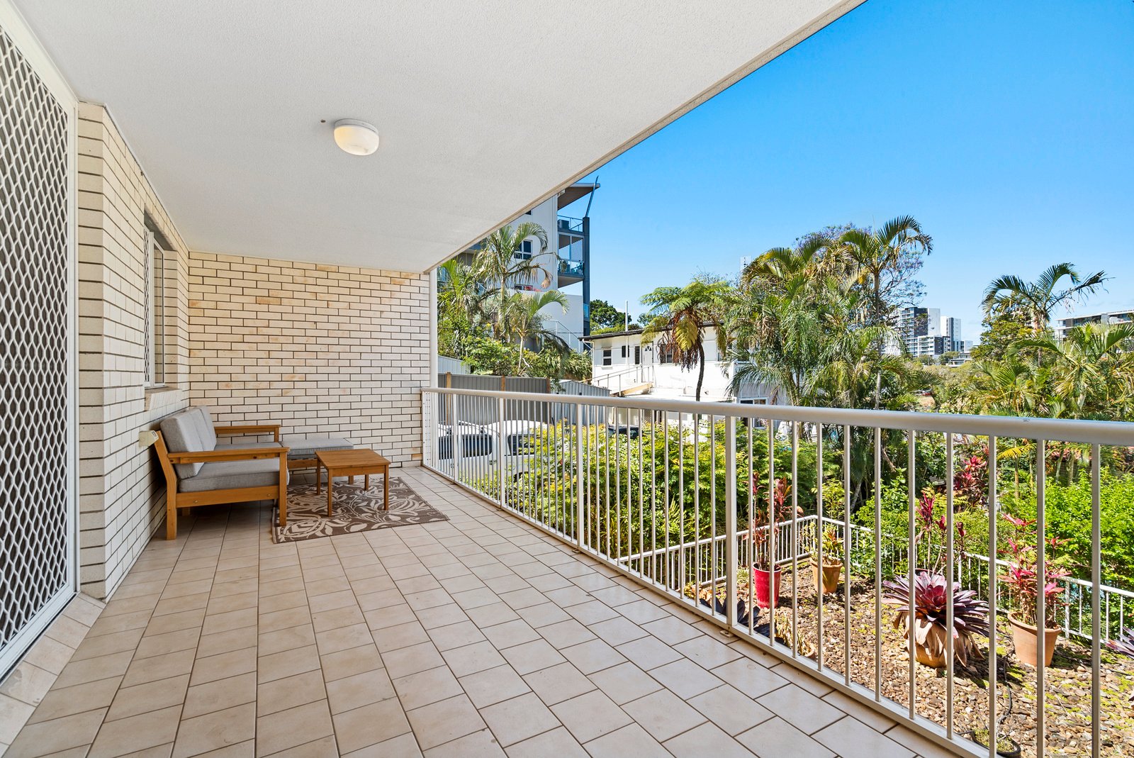 8/54 Dutton Street COOLANGATTA 8