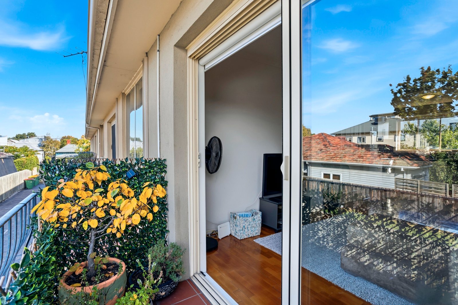 Gallery: 8/54 Hobbs Street