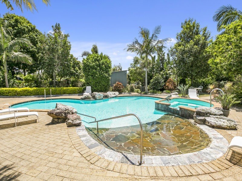 8/56 Hooker Boulevard MERMAID WATERS 2