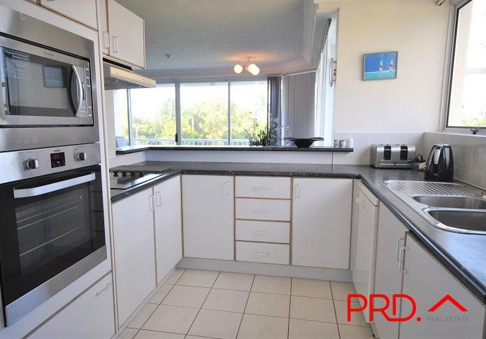 8/56 Hooker Boulevard MERMAID WATERS 7