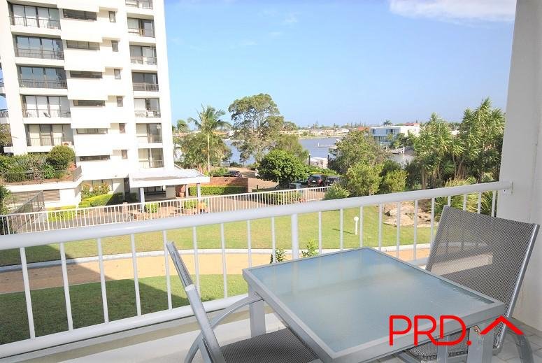 8/56 Hooker Boulevard MERMAID WATERS 8