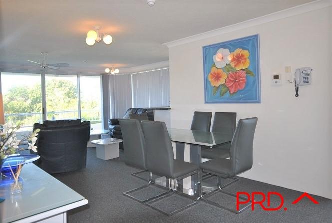 8/56 Hooker Boulevard MERMAID WATERS 9